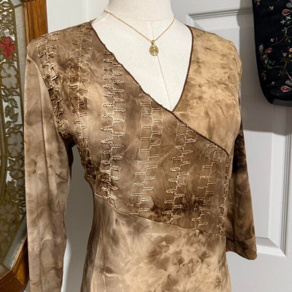 VTG Y2K Only Nine Light Brown Tie Dye Sequin Embroidered 3/4 Sleeve Boho Top M - Picture 2 of 8